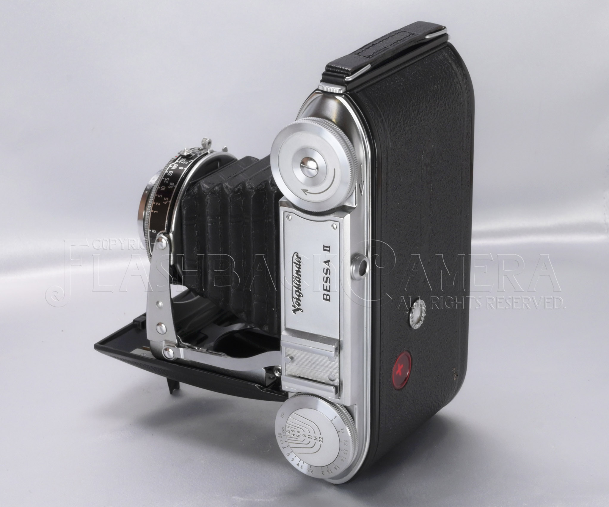 フィルムカメラ Voigtlander Bessa Camera The dream of a Voigtlander Bessa digital rangefinder camera is